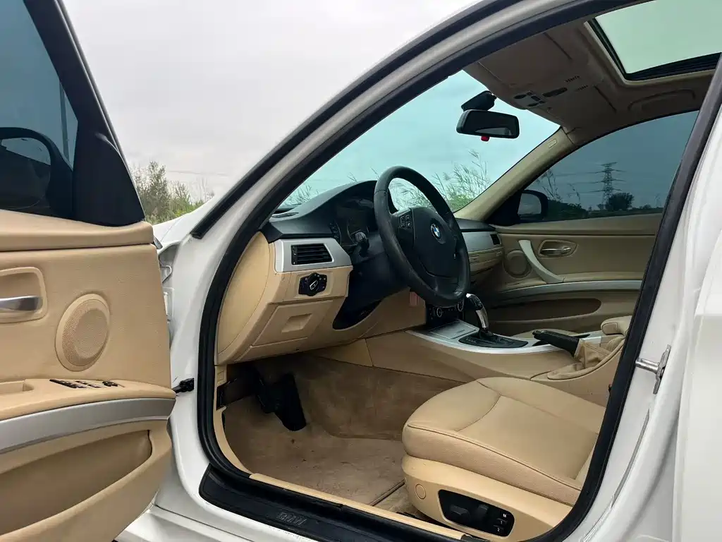 BMW 3 Series 2011