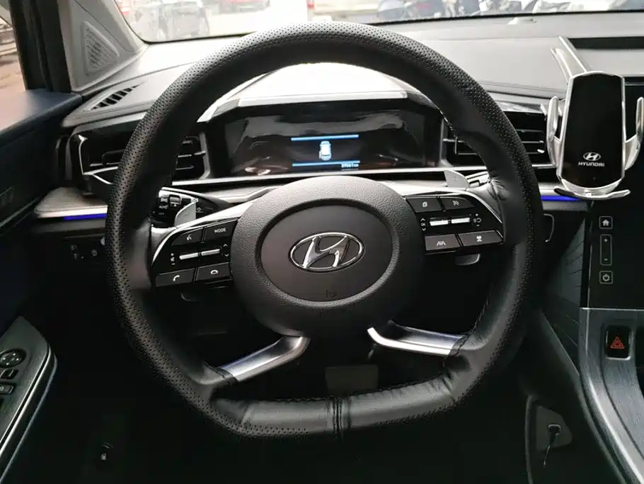 Hyundai Custin 2022 — фото 15