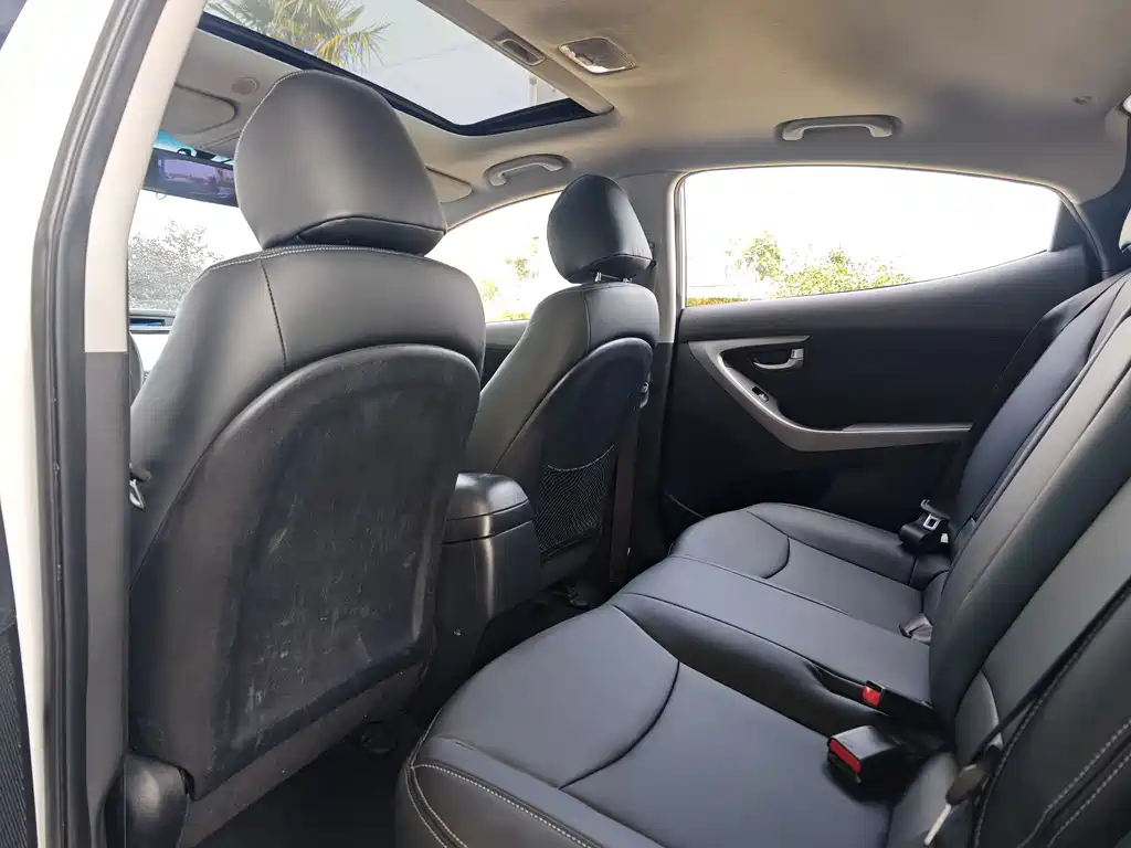 Hyundai Elantra Langdong 2017 — фото 4