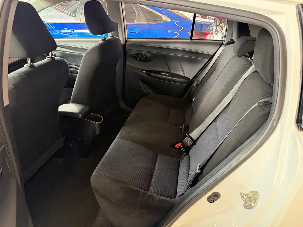 Toyota Yaris L 2018 — фото 18