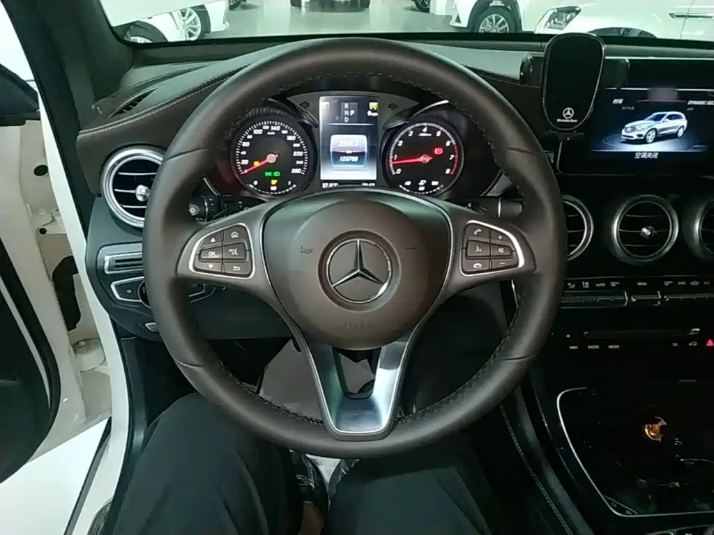 Mercedes-Benz GLC 2016 — фото 11