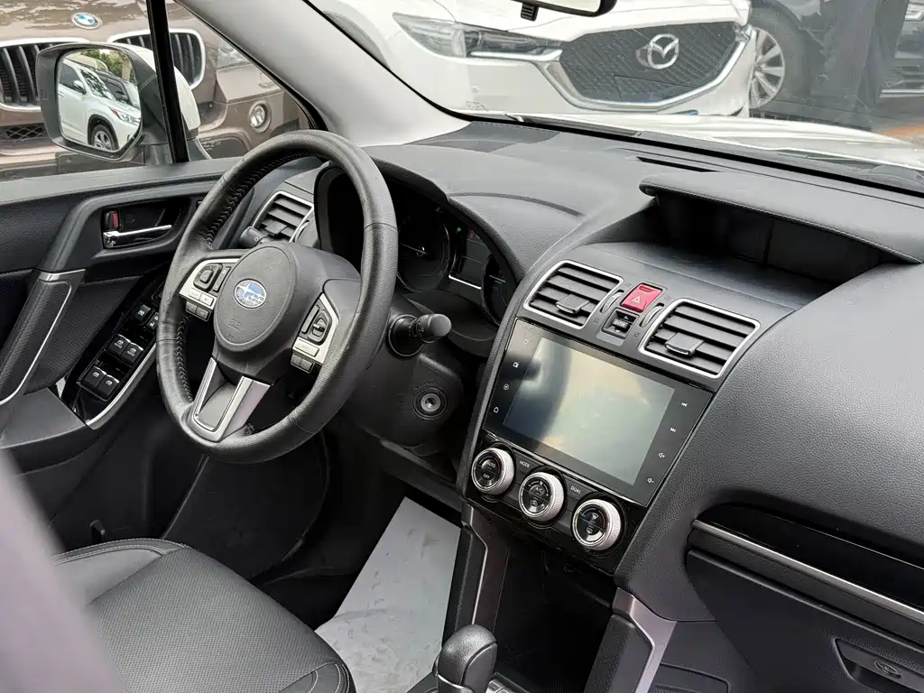 Subaru Forester 2017 — фото 16