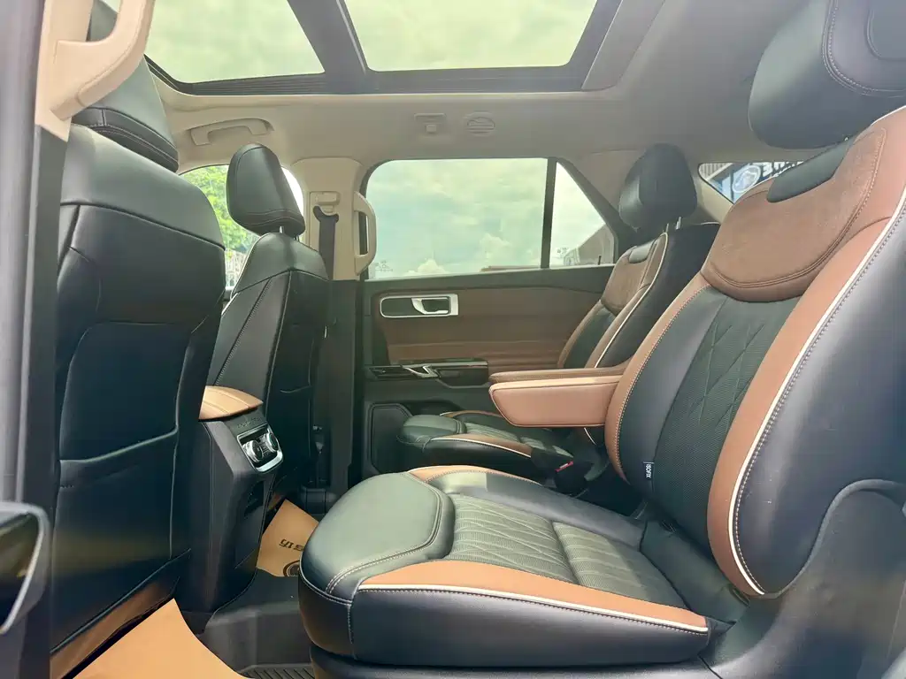 Ford Explorer 2023 — фото 16