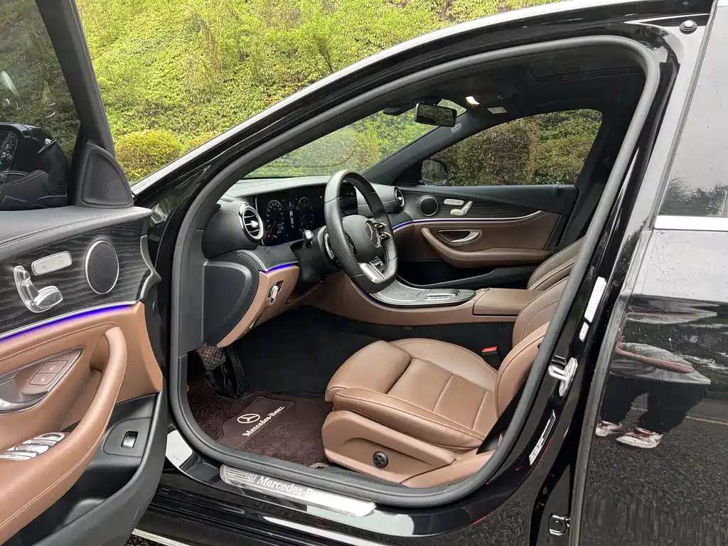 Mercedes-Benz E-Class 2022 — фото 8