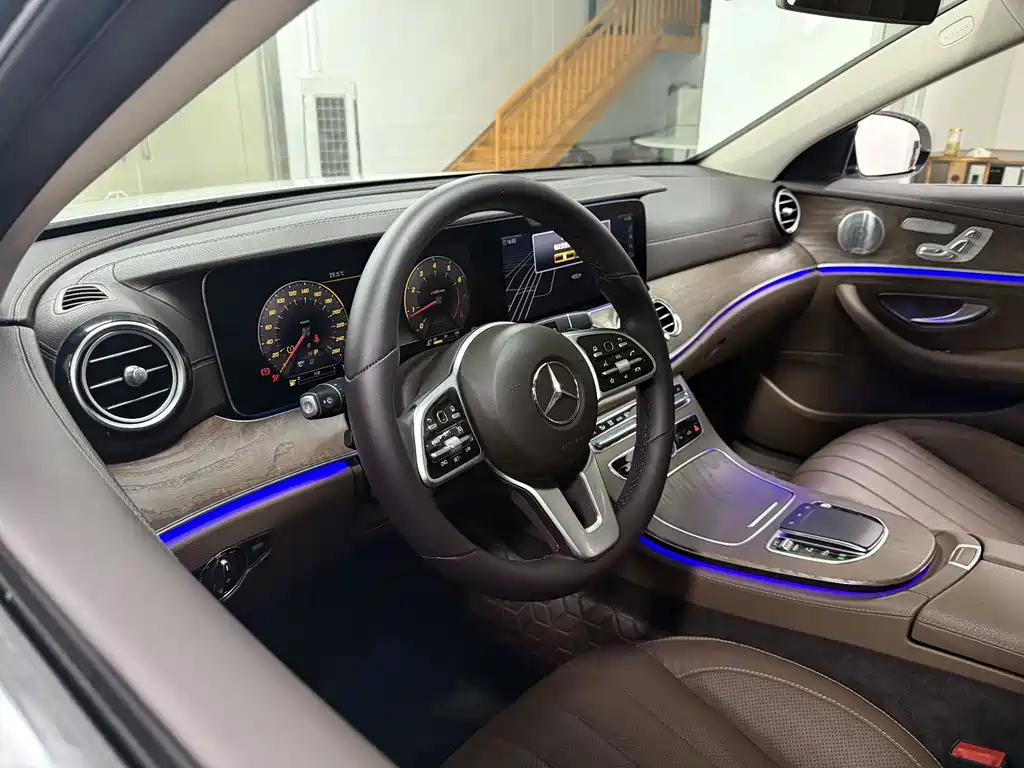 Mercedes-Benz E-Class 2020 — фото 9