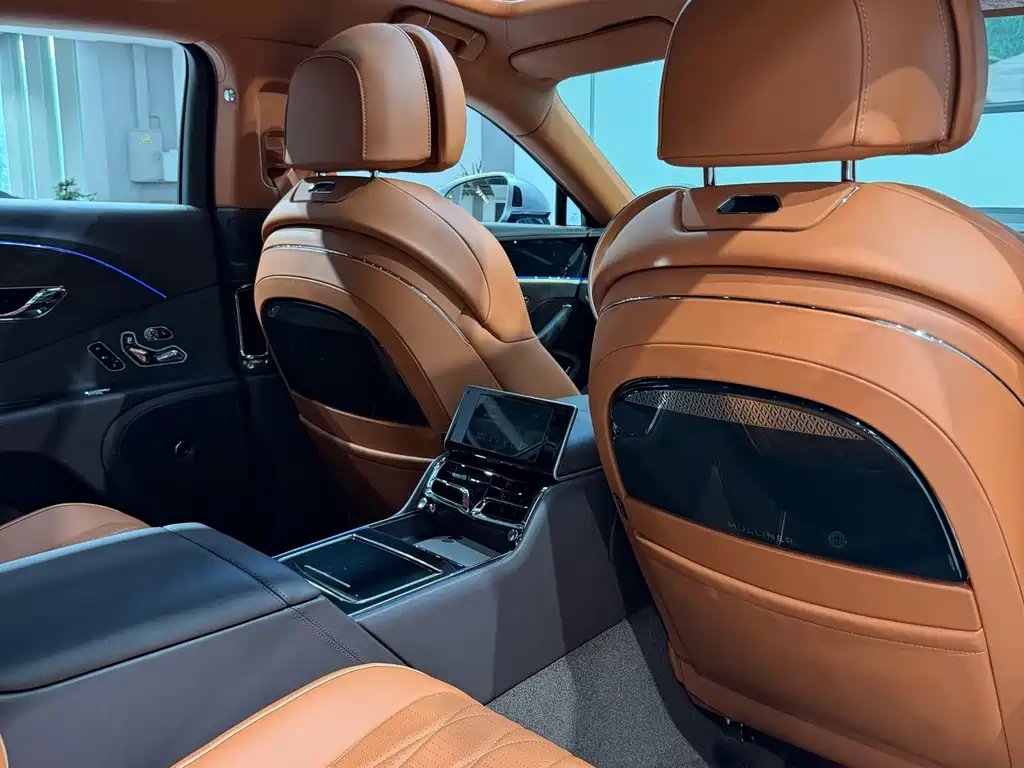 Bentley Flying Spur Plug-In Hybrid 2022 — фото 10