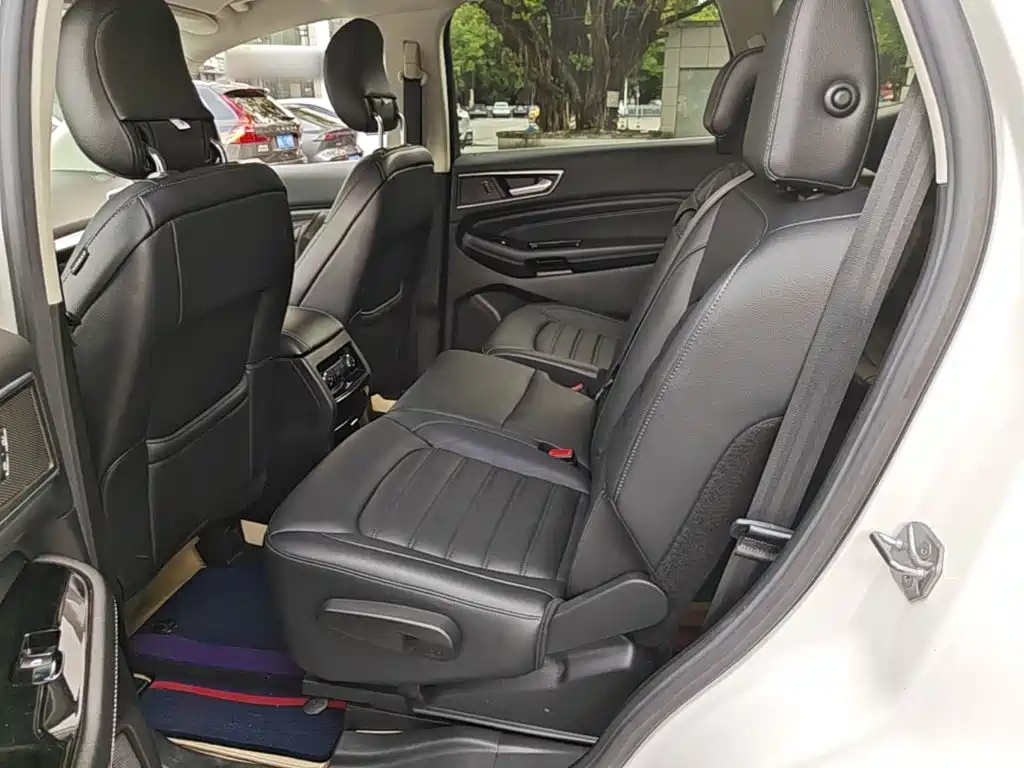Ford Edge 2018 — фото 17