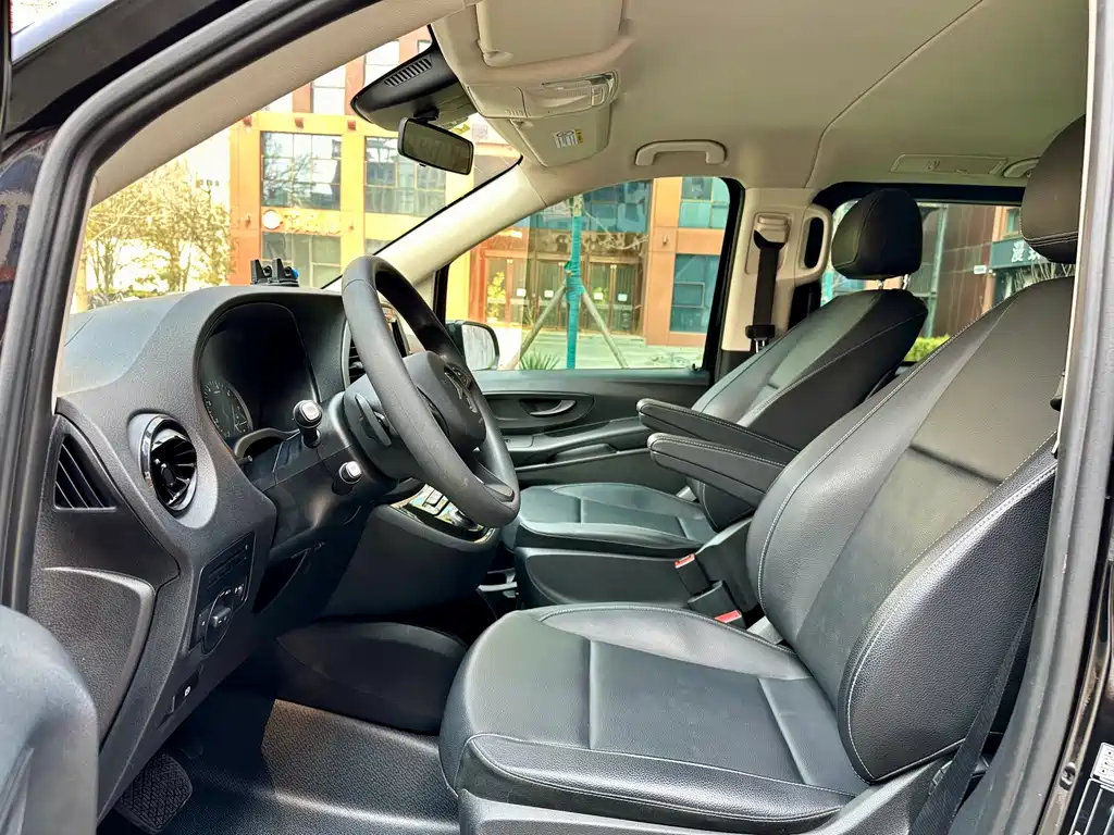 Mercedes-Benz Vito 2022 — фото 12
