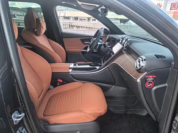 Mercedes-Benz GLC 2025