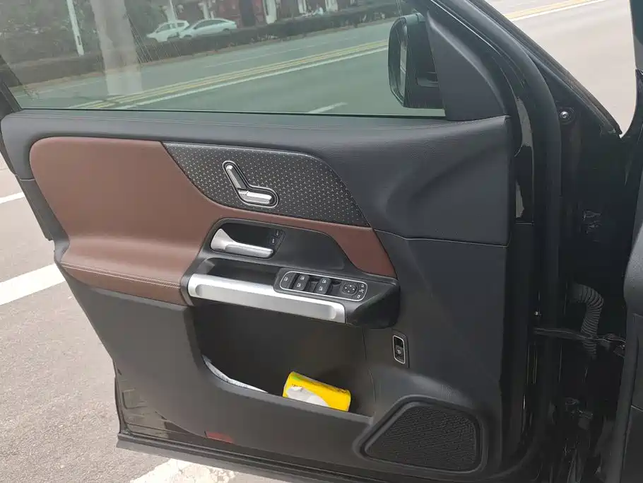 Mercedes-Benz GLB 2024
