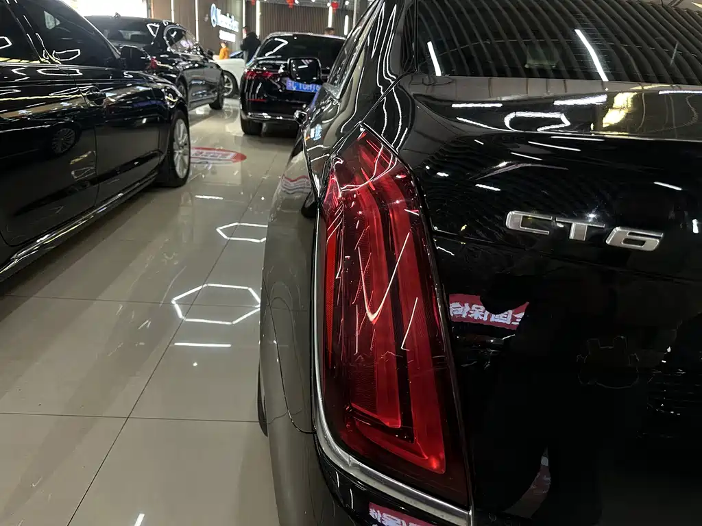 Cadillac CT6 2018 — фото 11