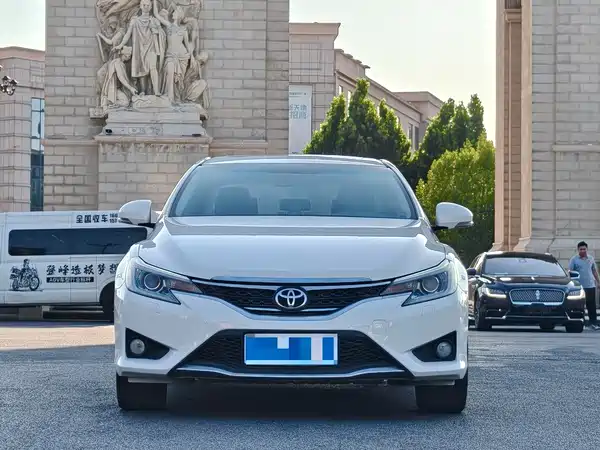 Toyota Reiz 2014