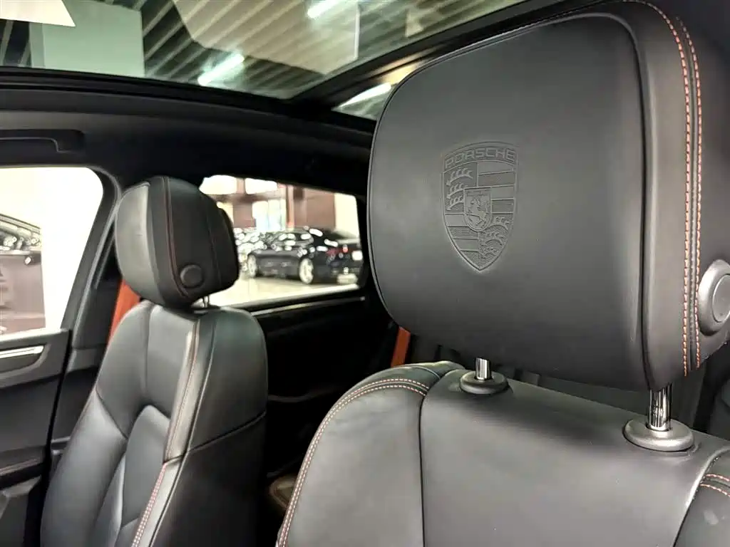 Porsche Macan 2023 — фото 16