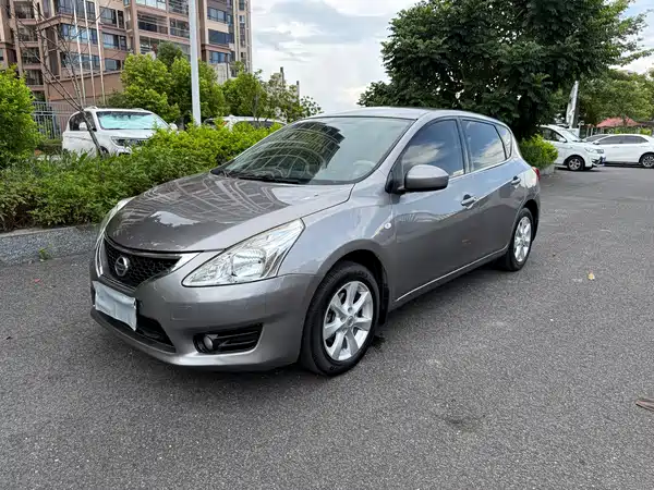 Nissan Tiida 2013