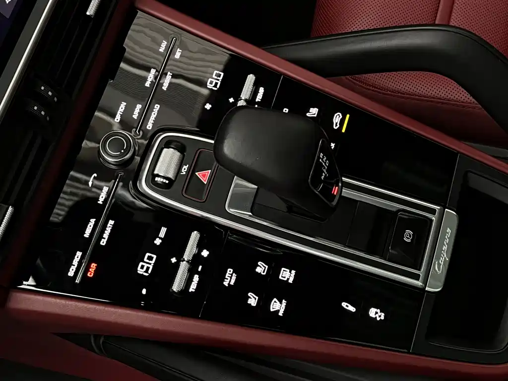 Porsche Cayenne 2021 — фото 18