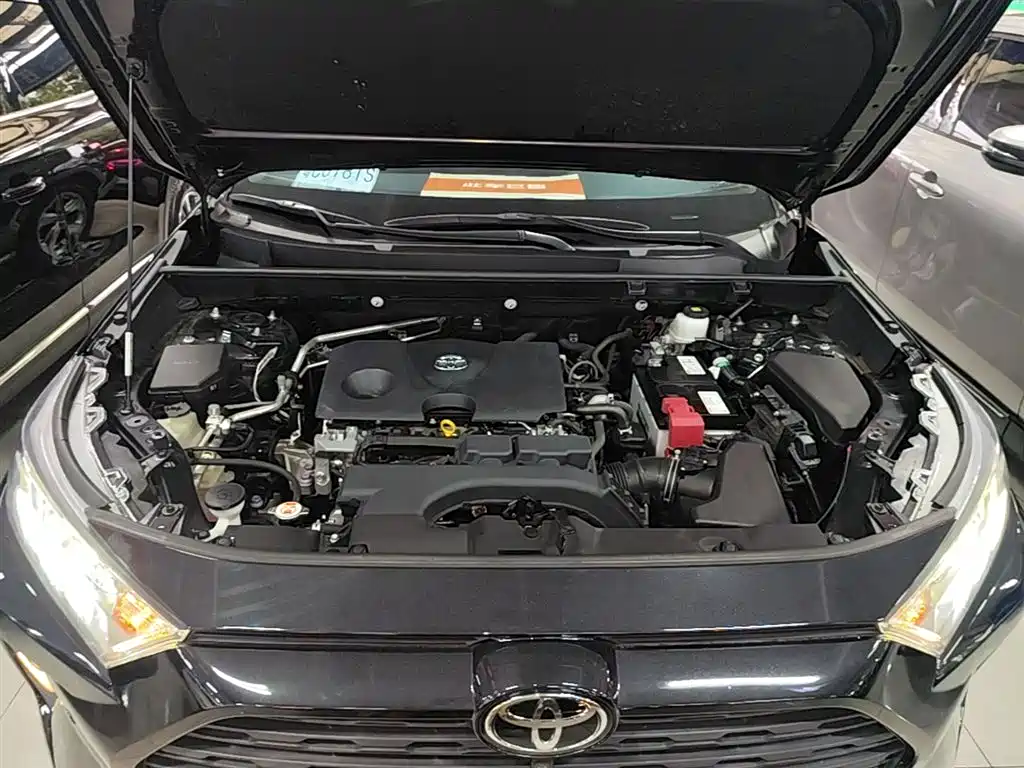 Toyota RAV4 2021 — фото 20