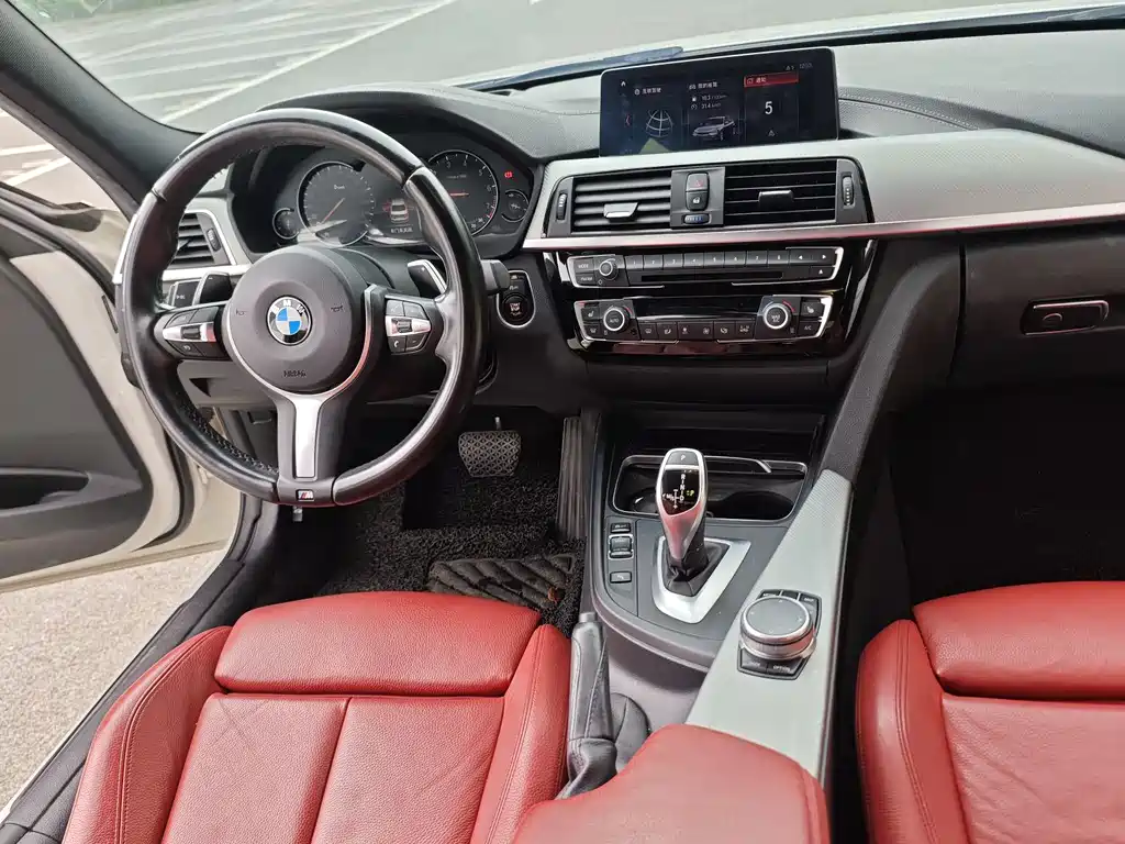 BMW 3 Series 2018 — фото 9