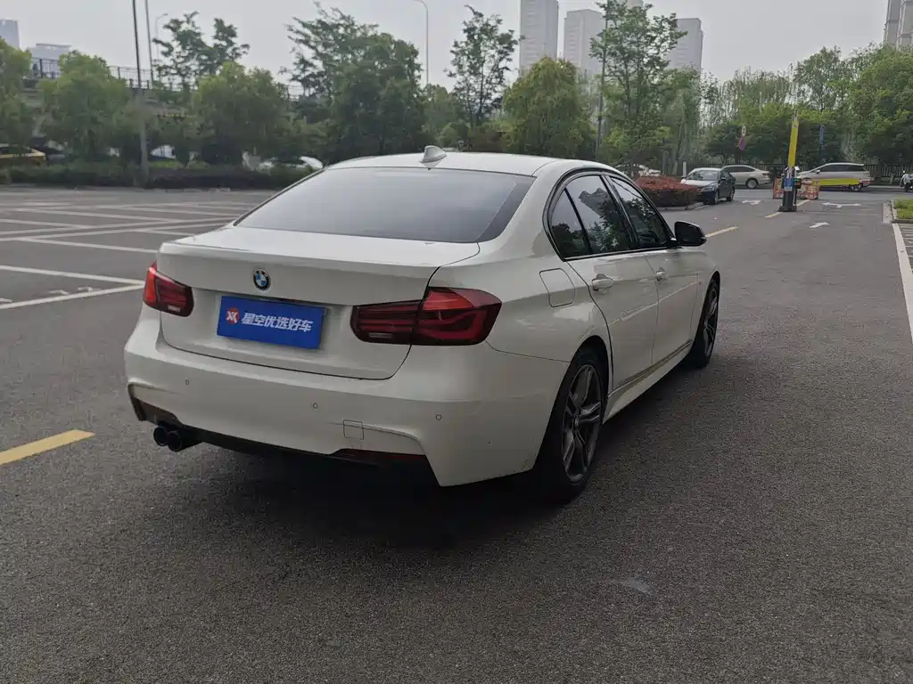 BMW 3 Series 2018 — фото 15