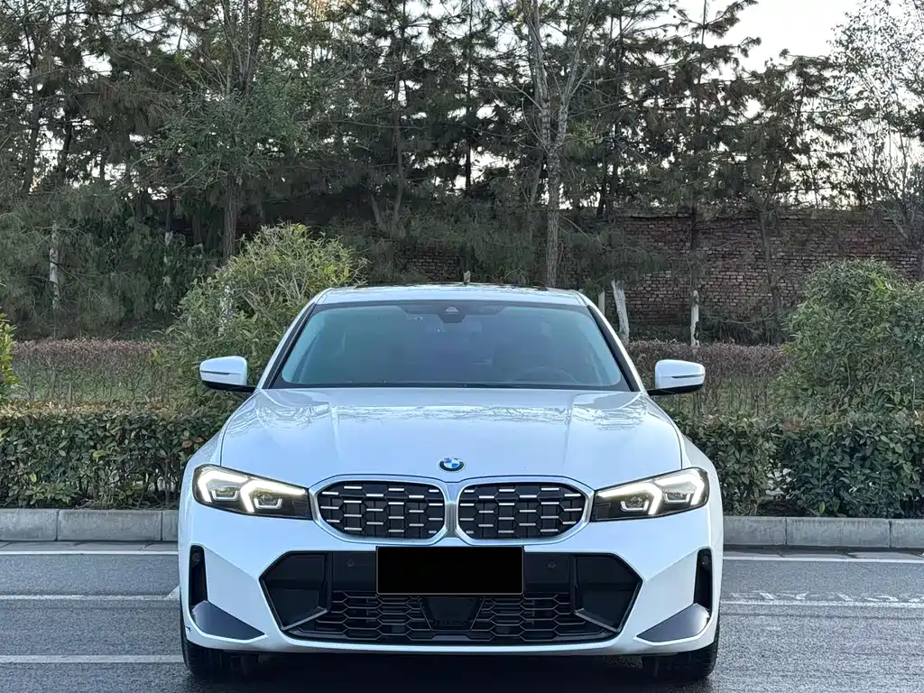 BMW 3 Series 2023