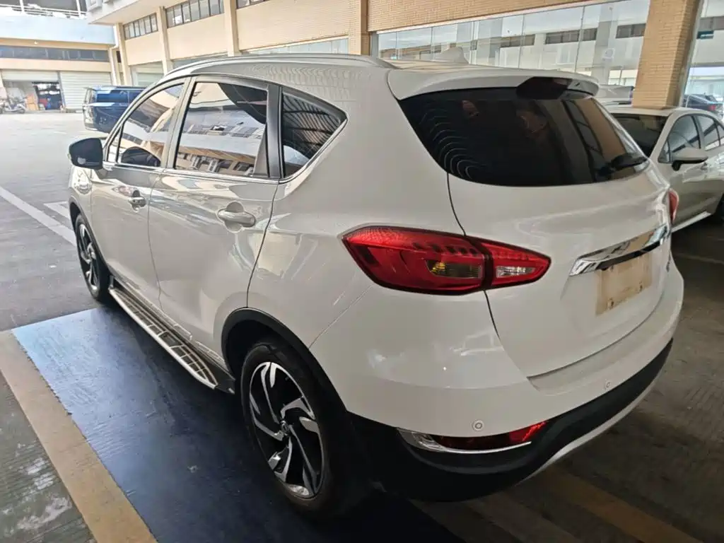 Dongfeng Aeolus AX5 2018 — фото 5