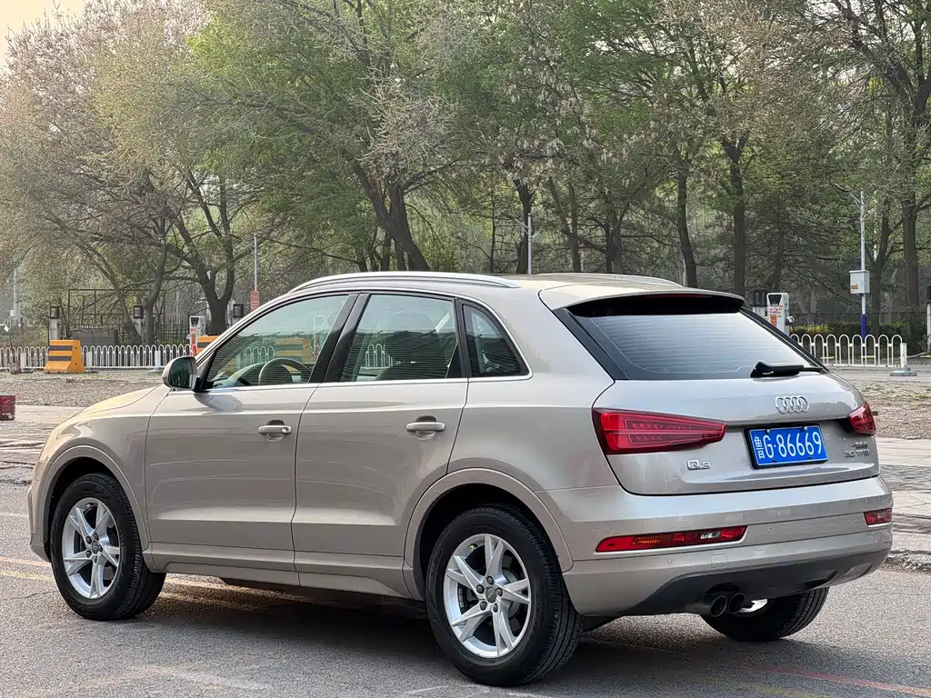 Audi Q3 2018 — фото 14