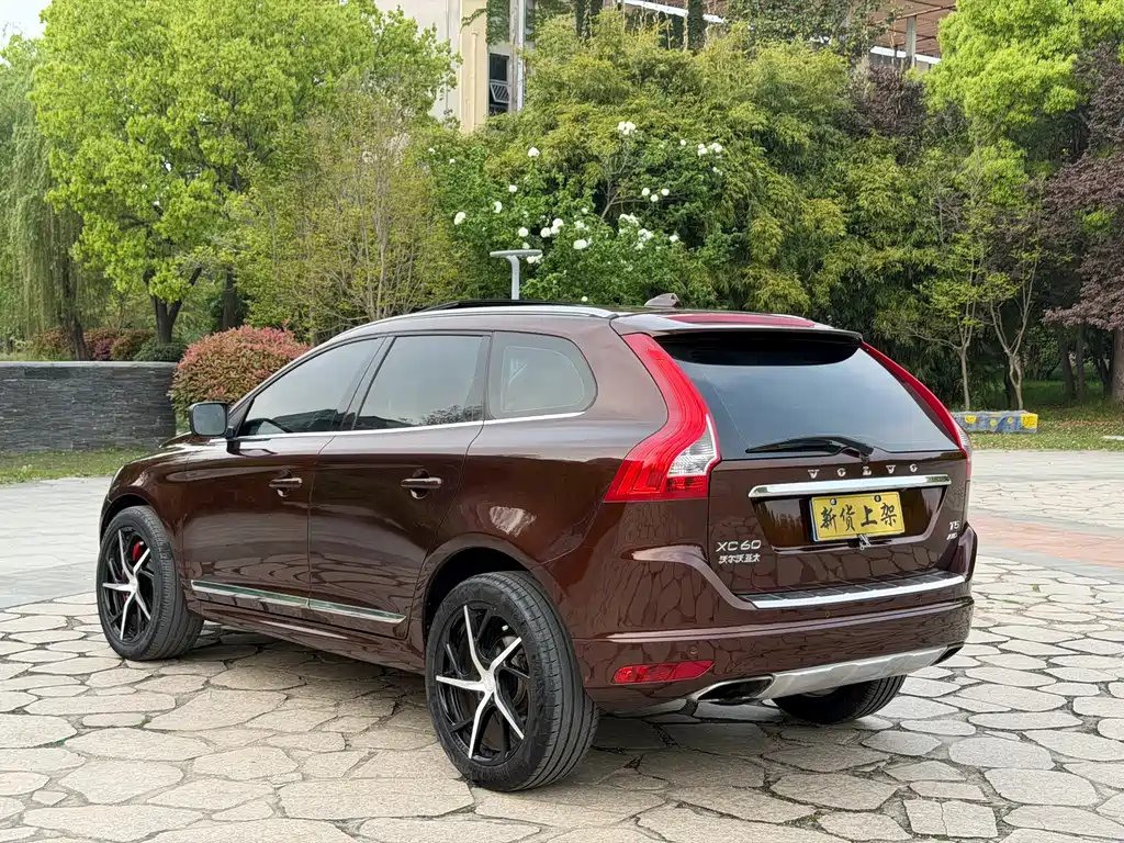 Volvo XC60 2016 — фото 13