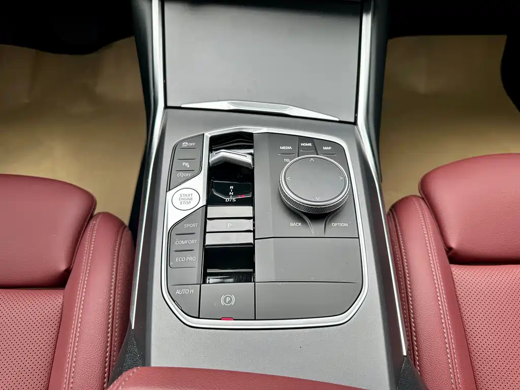 BMW 3 Series 2025 — фото 16