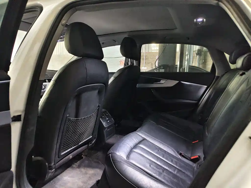 Audi A4L 2019