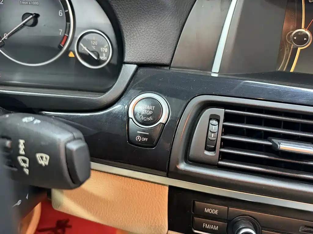 BMW 5 Series 2015 — фото 13