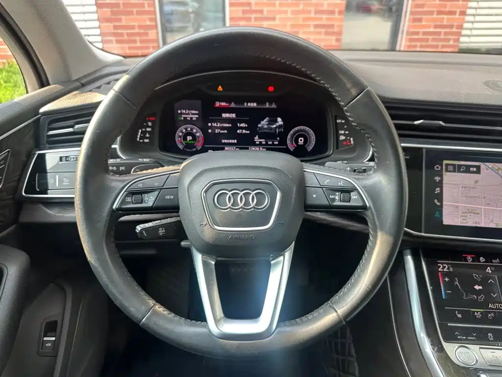 Audi Q7 2020 — фото 17