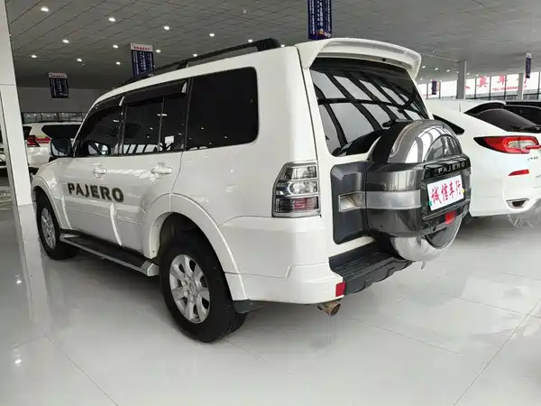 Mitsubishi Pajero 2019