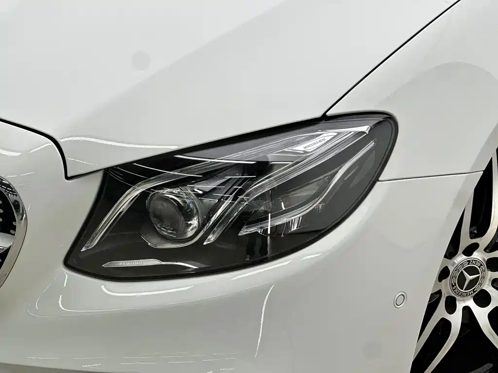Mercedes-Benz E-Class 2021 — фото 15