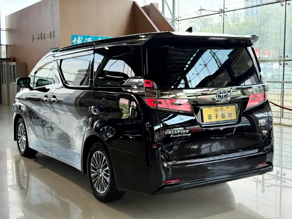 Toyota Vellfire 2021 — фото 25
