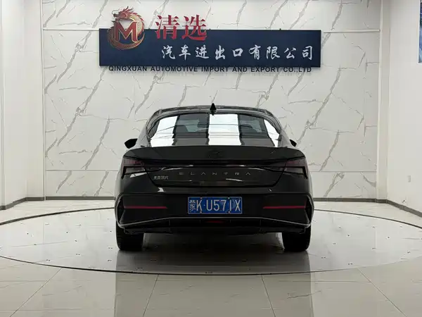 Hyundai Elantra 2023