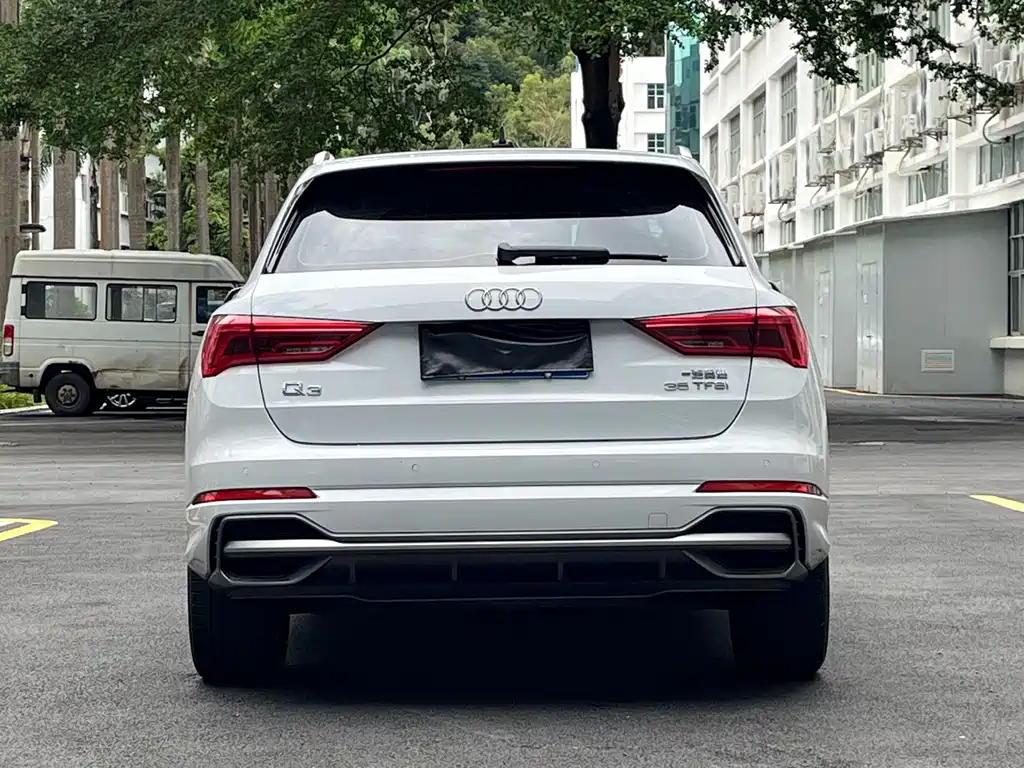 Audi Q3 2019 — фото 16