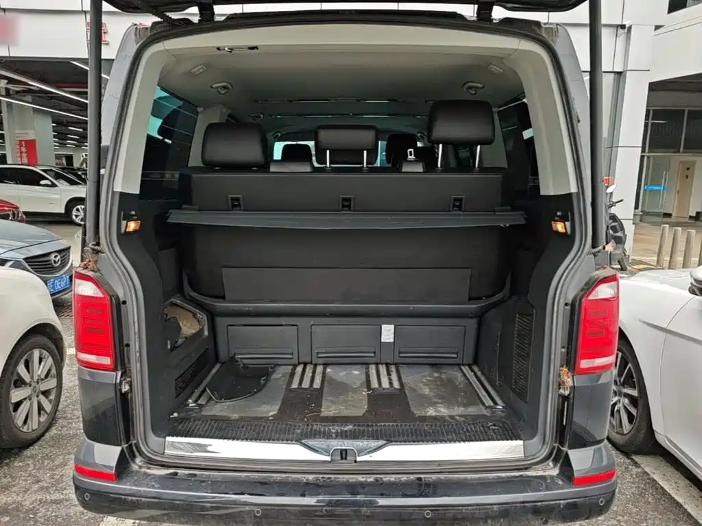 Volkswagen Multivan 2018 — фото 19