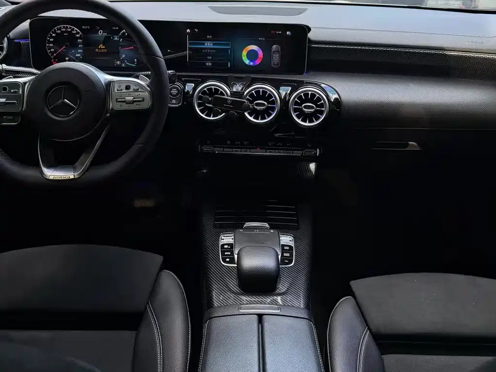 Mercedes-Benz A-Class 2020 — фото 15