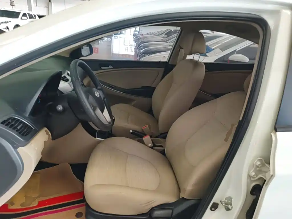 Hyundai Accent 2018 — фото 15