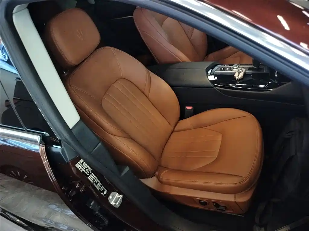 Maserati Levante 2017 — фото 25