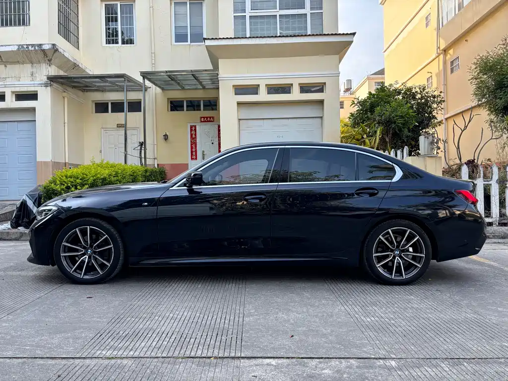 BMW 3 Series 2021