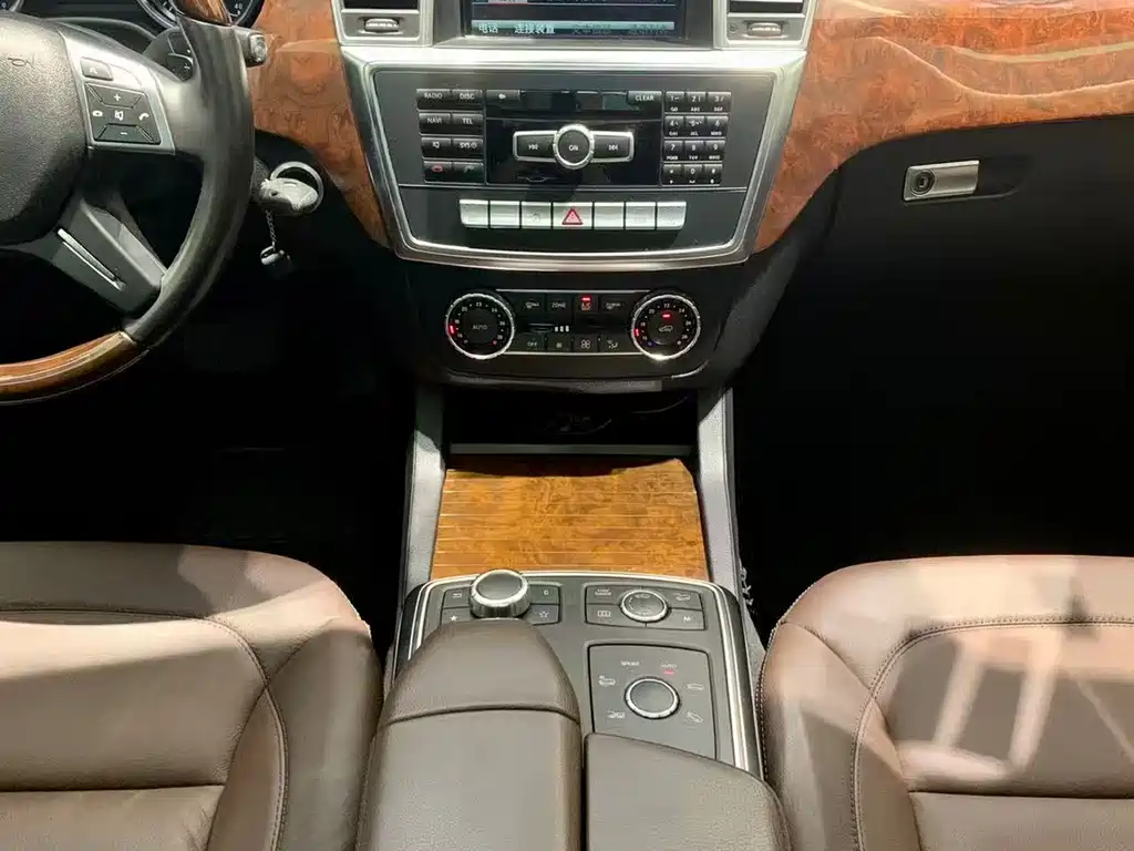 Mercedes-Benz M-Class 2015 — фото 10