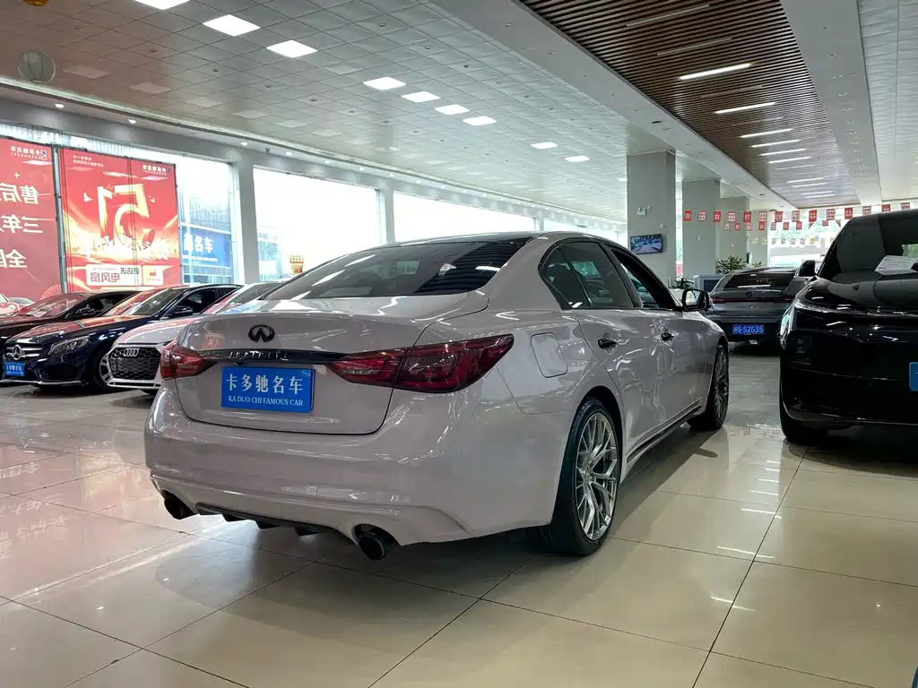 Infiniti Q50L 2018 — фото 11