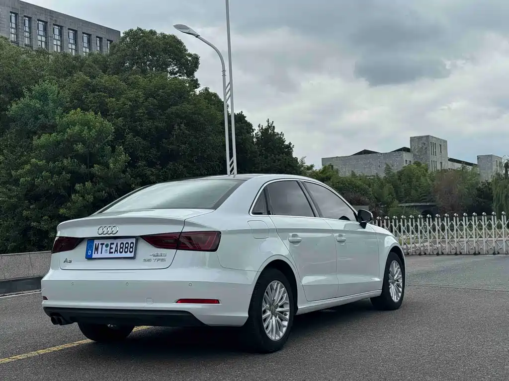 Audi A3 2017 — фото 9
