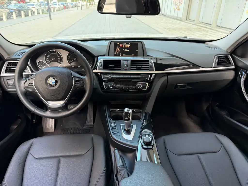 BMW 3 Series 2017 — фото 8