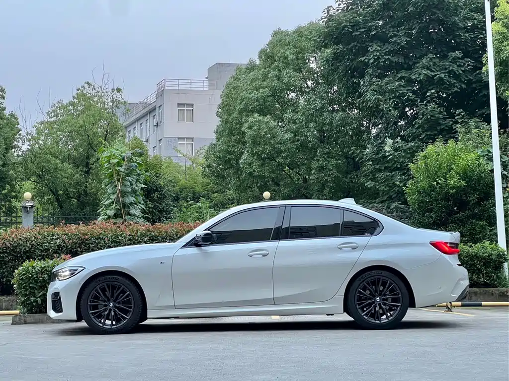 BMW 3 Series 2021