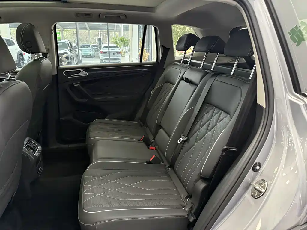 Volkswagen Tiguan L 2023 — фото 21