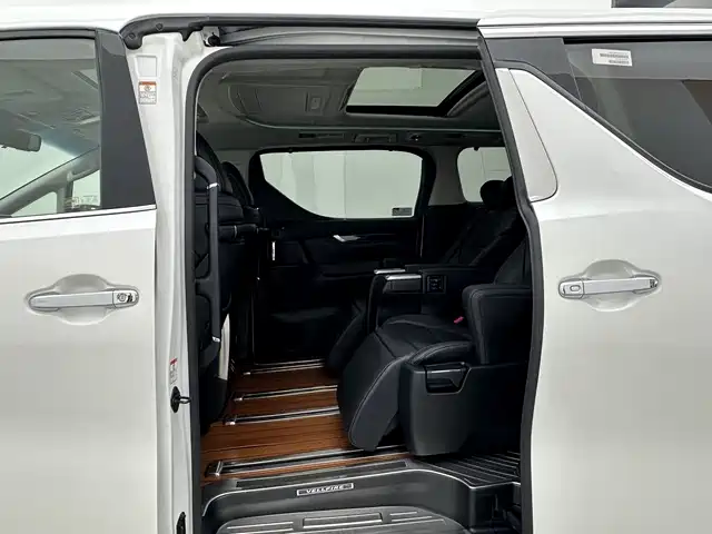 Toyota Alphard 2019 — фото 13