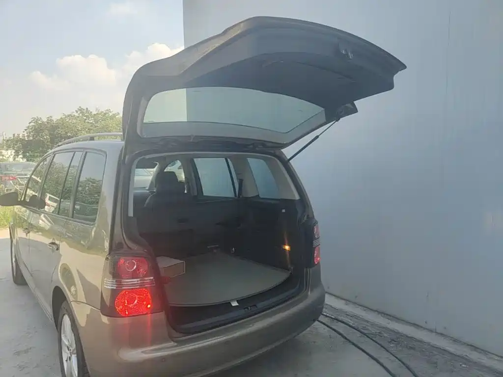 Volkswagen Touran 2015 — фото 19