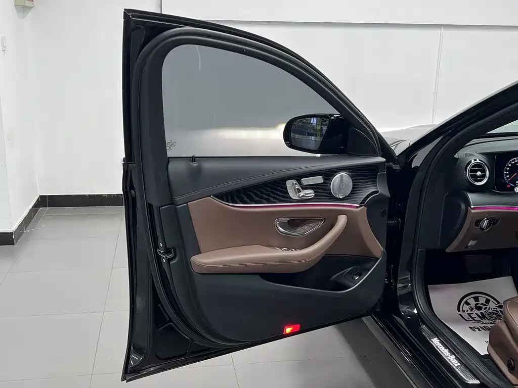 Mercedes-Benz E-Class 2021 — фото 11