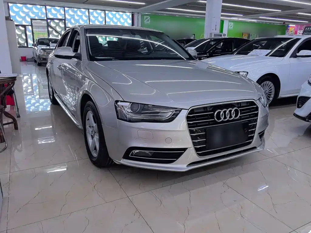 Audi A4L 2015